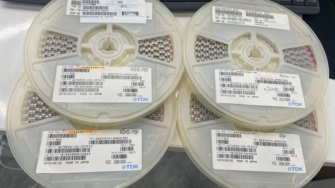 ACT4532-102-2PTD10    Original brandnew de IC da microplaqueta do circuito integrado de SMD   não utilizado