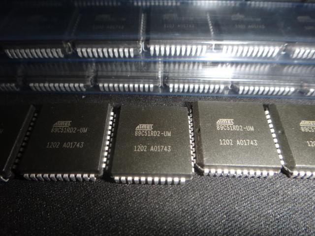 Microcontrolador AT89C51RD2-UM não utilizado original brandnew PLCC44 de IC da microplaqueta do circuito integrado